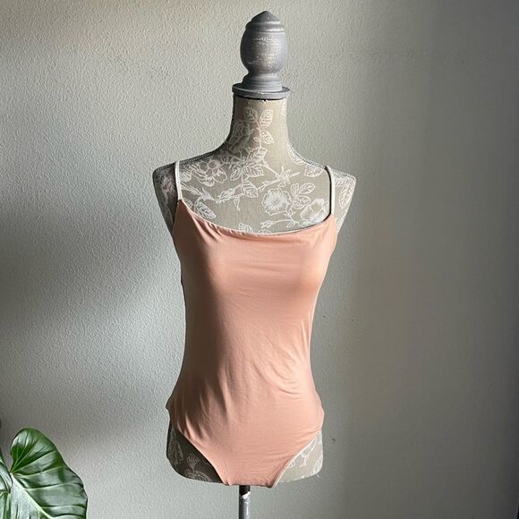 Venus Reversible Strappy Back One Piece Bathing Suit in Off White/Peach - Picture 2 of 12